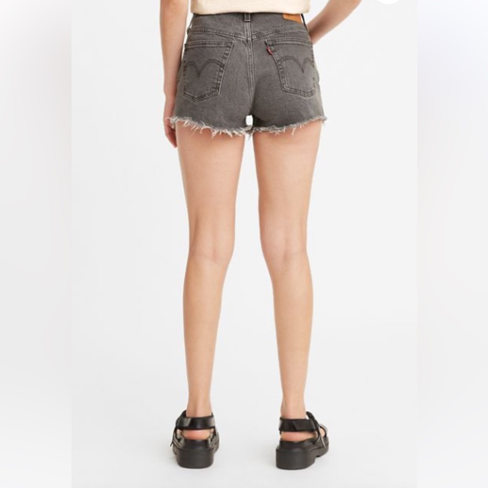 Levis  Women High Waisted  Shorts Gray Size 33